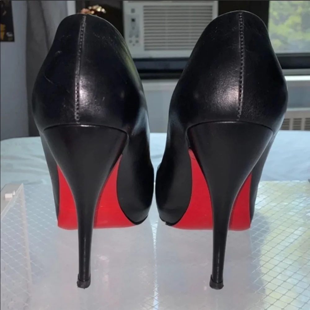 Christian Louboutin black round toe pumps *SALE* - Picture 2 of 10